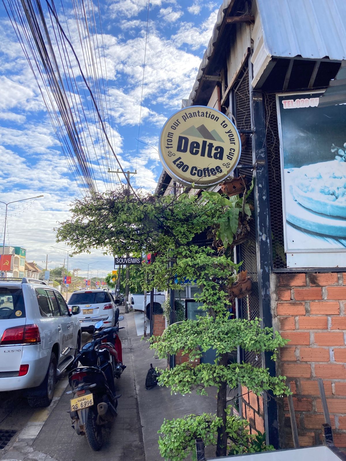 パークセー
カオピヤックセーンとラオスブランドのデルタコーヒーのカフェ