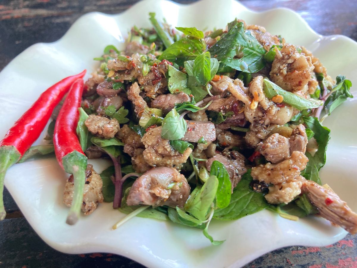 パークセーの8Km Bus Terminalから高原(標高1280メート程...