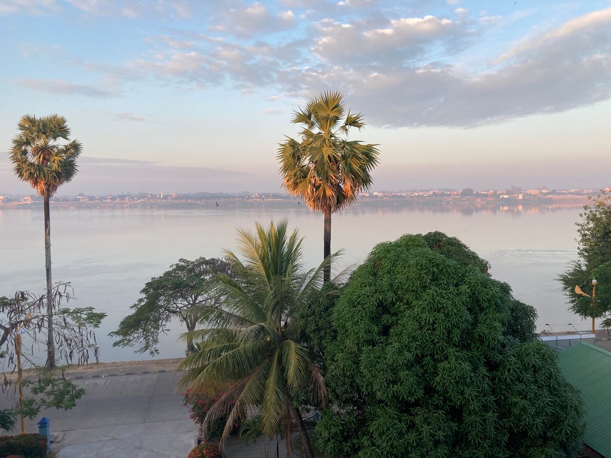 ターケーク
朝、メコン川があるお陰か、街がそこまで大きくない？からか、かな...