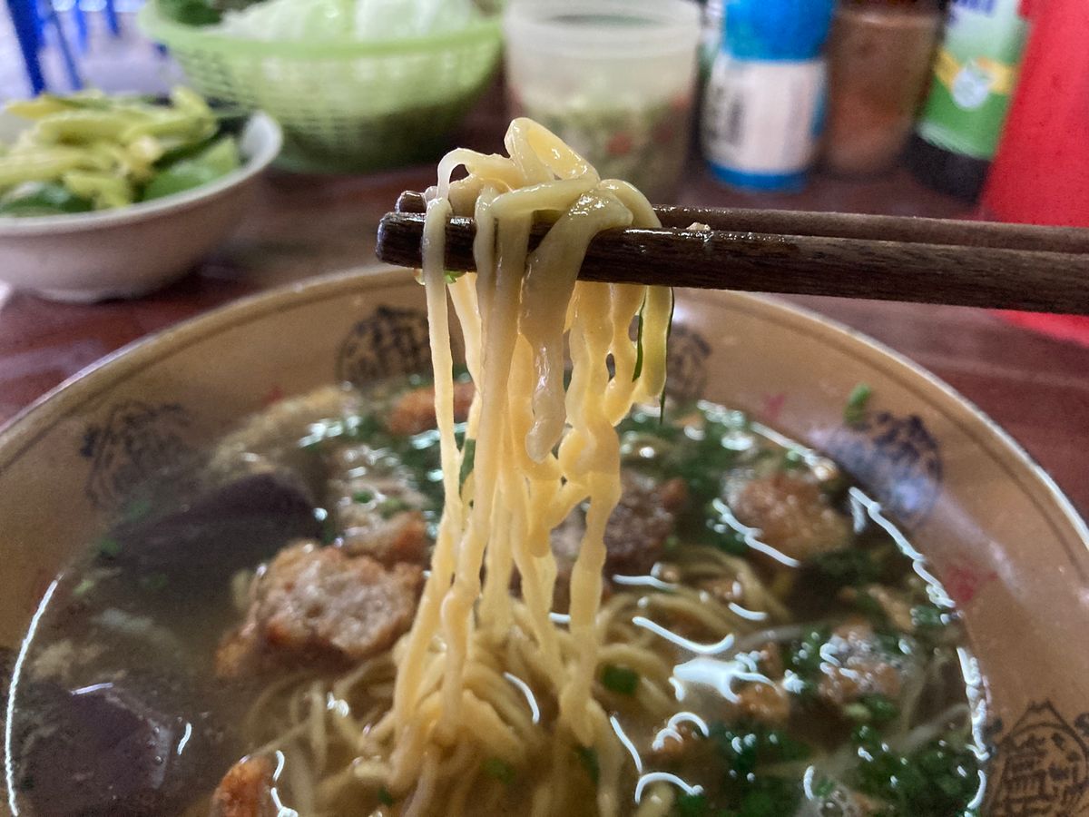 パークセー ຮ້ານນາງນ້ອຍ ໂພນໄຊ
朝食に麺屋さんへ。こちらも...