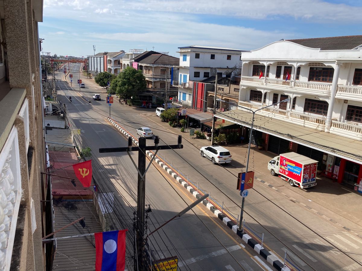 パークソン
市場で朝食、カオピヤックセン。ここ数日食べた中では一番美味しい...