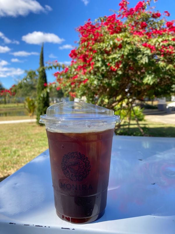 ラオス人民民主共和国・ルアンパバーン「ラオス」の写真：パークソン
散歩をしつつ、綺麗めなカフェ...