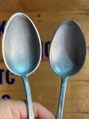 パークセー
朝食は市場の麺屋さんで米麺カオピヤックセン。お店では20年以上...