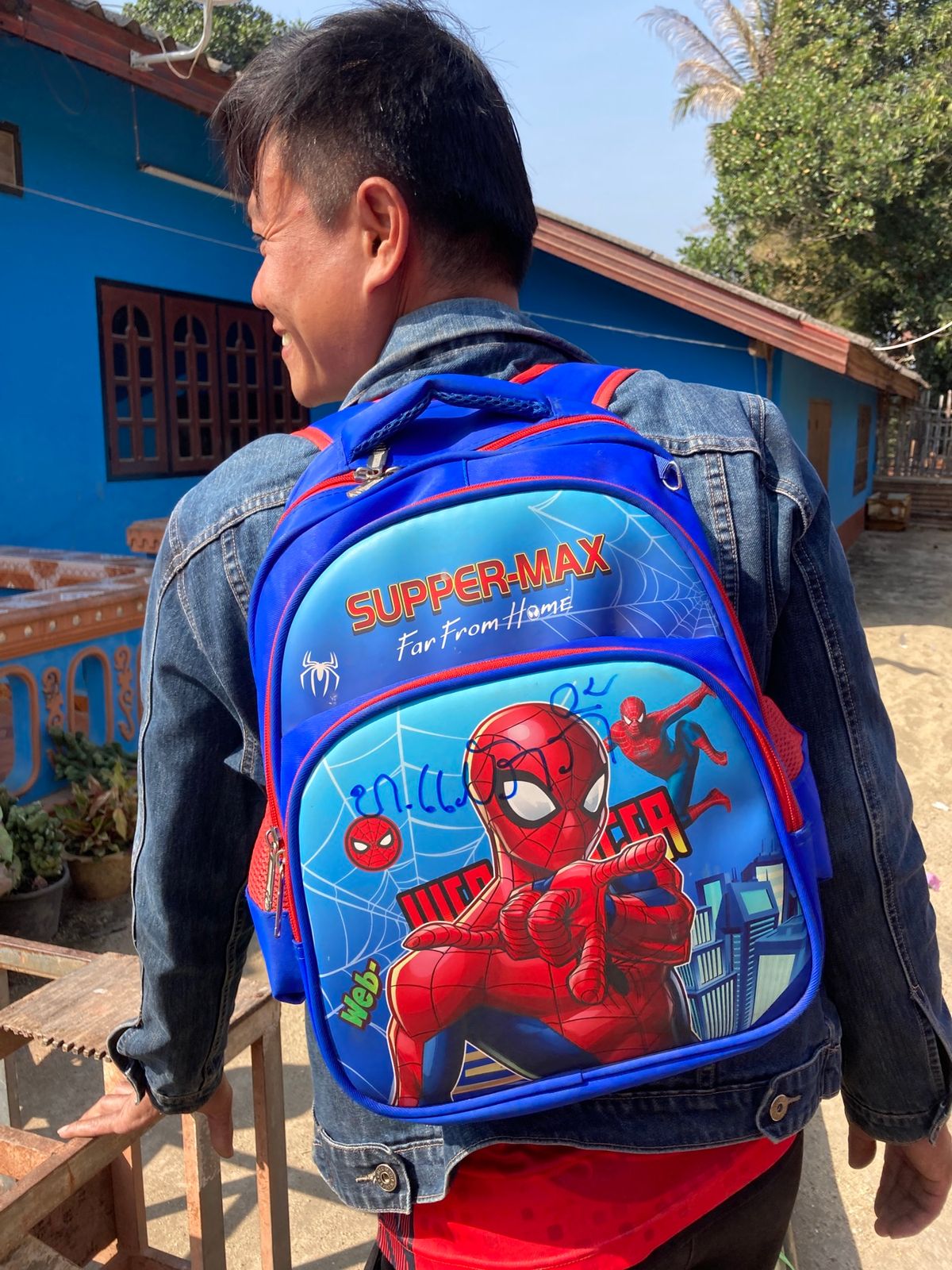 バンケーン散歩後、いつものナムグム川沿い飲み屋街の別店舗にin