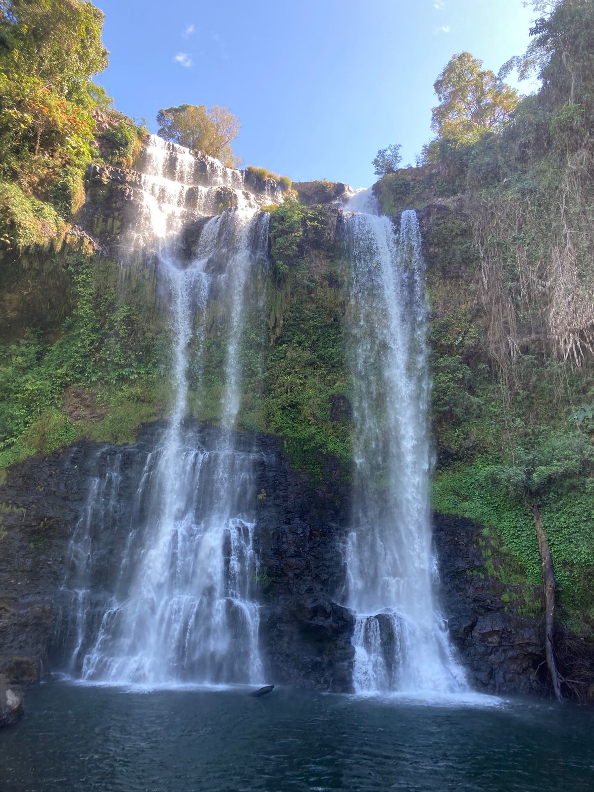パークセーからレンタルバイクでTad Yeung Waterfallへ。4...