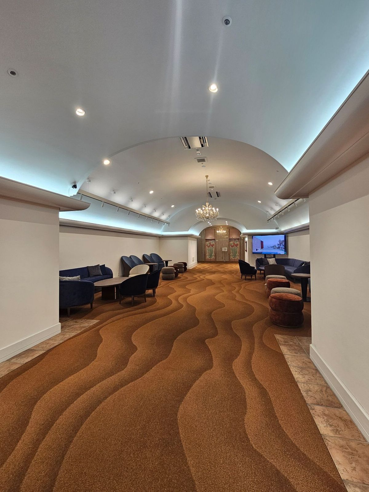 朝も夜もビュッフェスタイルで、入口でどこに何が置いてあるか書いてある紙が頂...