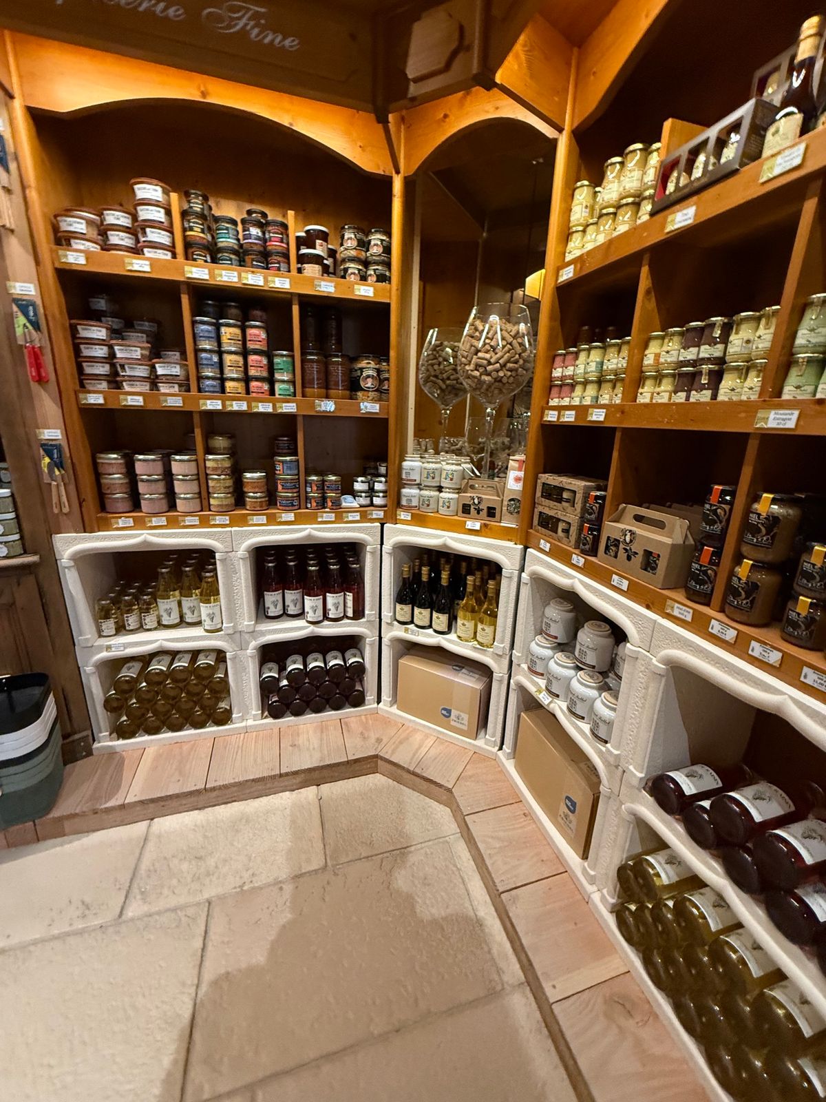 Musée VINÉA PASSION ワインミュージアム

シャブリのハ...