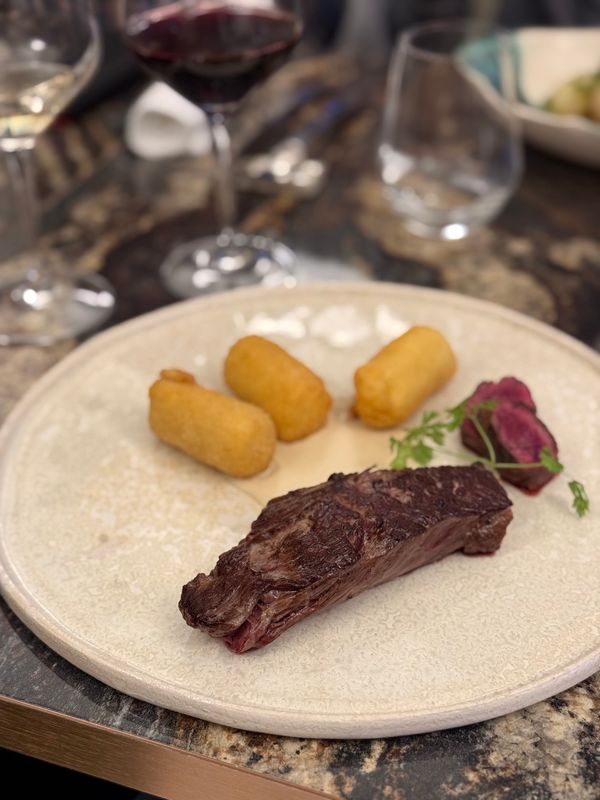 フランス・ブルゴーニュ「ブルゴーニュワイン飲みまくりの旅！！」の写真：Restaurant À la mais...