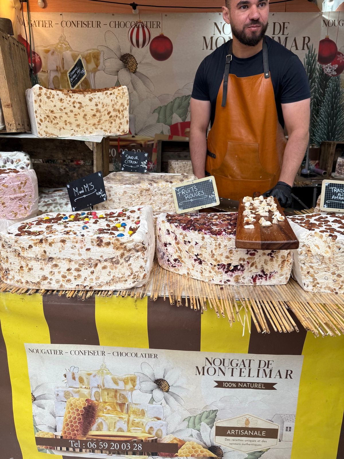 エッフェル塔
トロカデロ広場

エッフェル塔まで歩く。パリといえば日本とは...