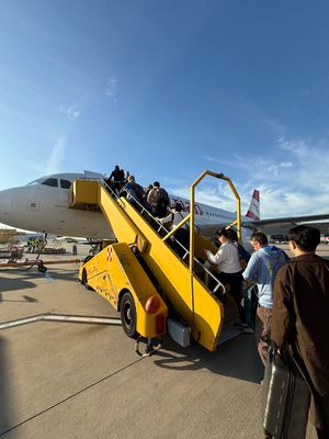 ウィーン空港に到着。トランジットが元々40分しかなくタイトだったのだけど、...