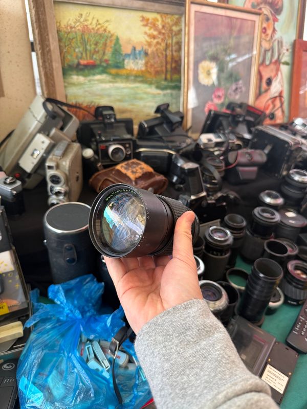 フランス・ブルゴーニュ「ブルゴーニュワイン飲みまくりの旅！！」の写真：Marché montreuil

集合...
