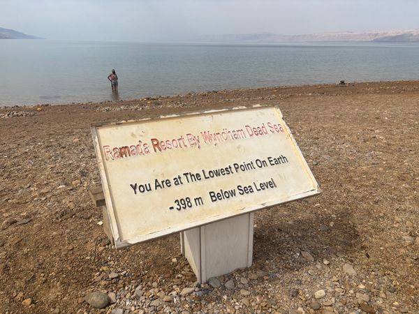 ヨルダン・死海「ヨルダン旅行」の写真：死海