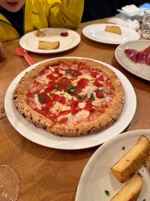 イタリアン『VINOTECA』

夕食はこちらで。ホテルのレストランのオッ...