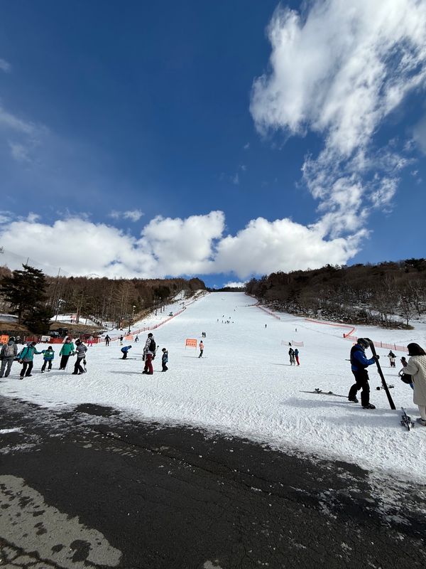 日本・山梨県「星のやリゾナーレ八ヶ岳で雪遊び」の写真：富士見高原スキー場

リゾナーレ八ヶ岳か...