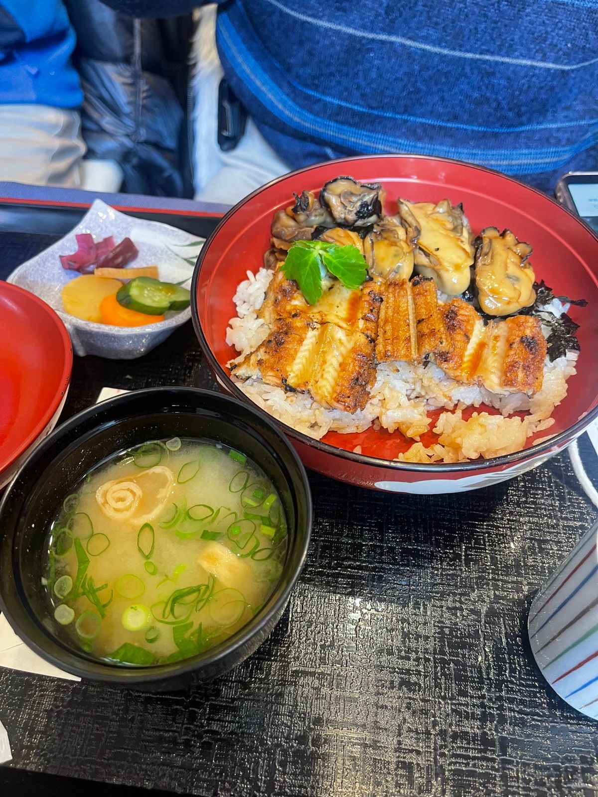 穴子丼と広島お好み焼きです！