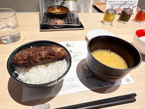 お料理と店内