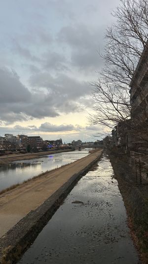 錦市場
人多すぎてあんまり寄れなかったけど、だし巻き美味しかったし、すばに...