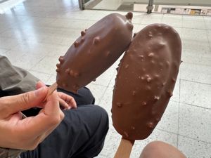 7/18 ヘルシンキグルメ①
マリトリランチビュッフェ、サーモン寿司とサラ...