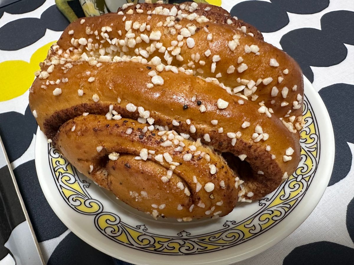 7/20 ヘルシンキグルメ③
グリルドサーモン、Ekbergのシナモンロー...