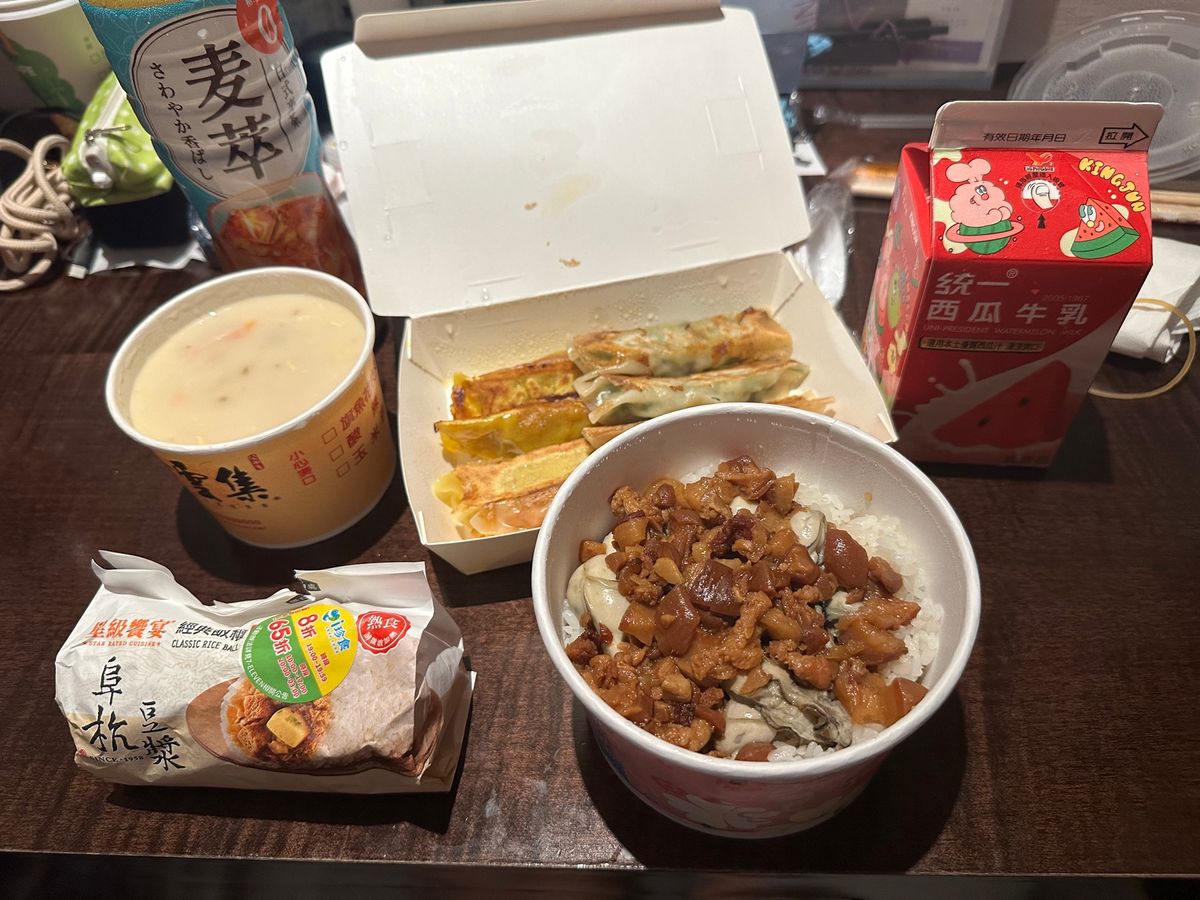 6/21グルメ
阿宗麺線、スタバ、夜市飯からの夜市デザート