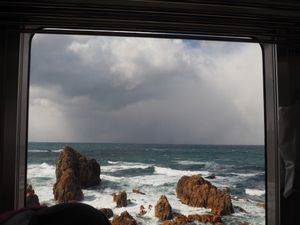 海の横を通る〜