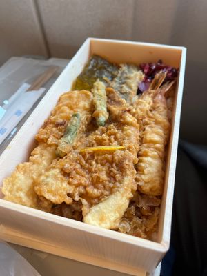 大宮で駅弁調達👏
初はやぶさ✨