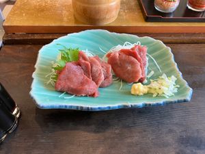 ほうとう、とりもつ、馬刺し全部うまし