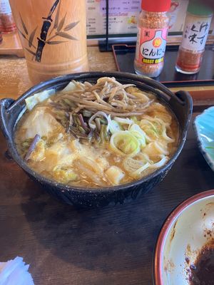 ほうとう、とりもつ、馬刺し全部うまし