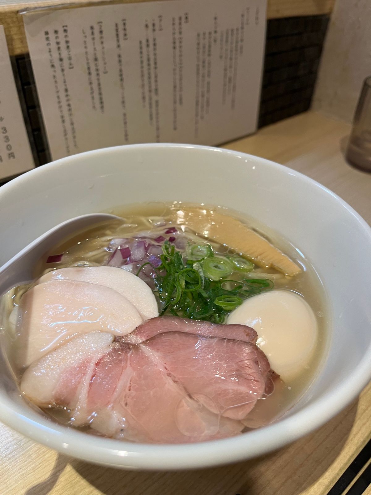 〆にラーメン
はまぐりラーメン
