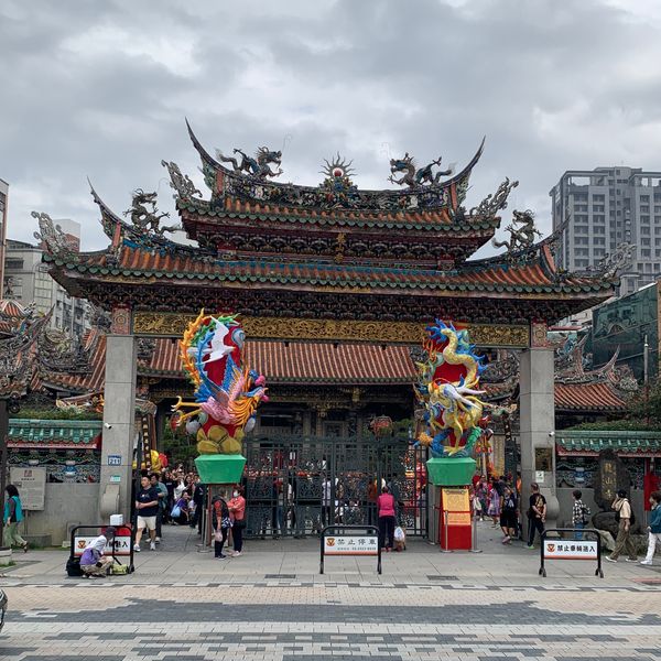 台湾・台北「台湾🇹🇼2回目」の写真：2日目初めは龍山寺に行きました！
擲筊（...