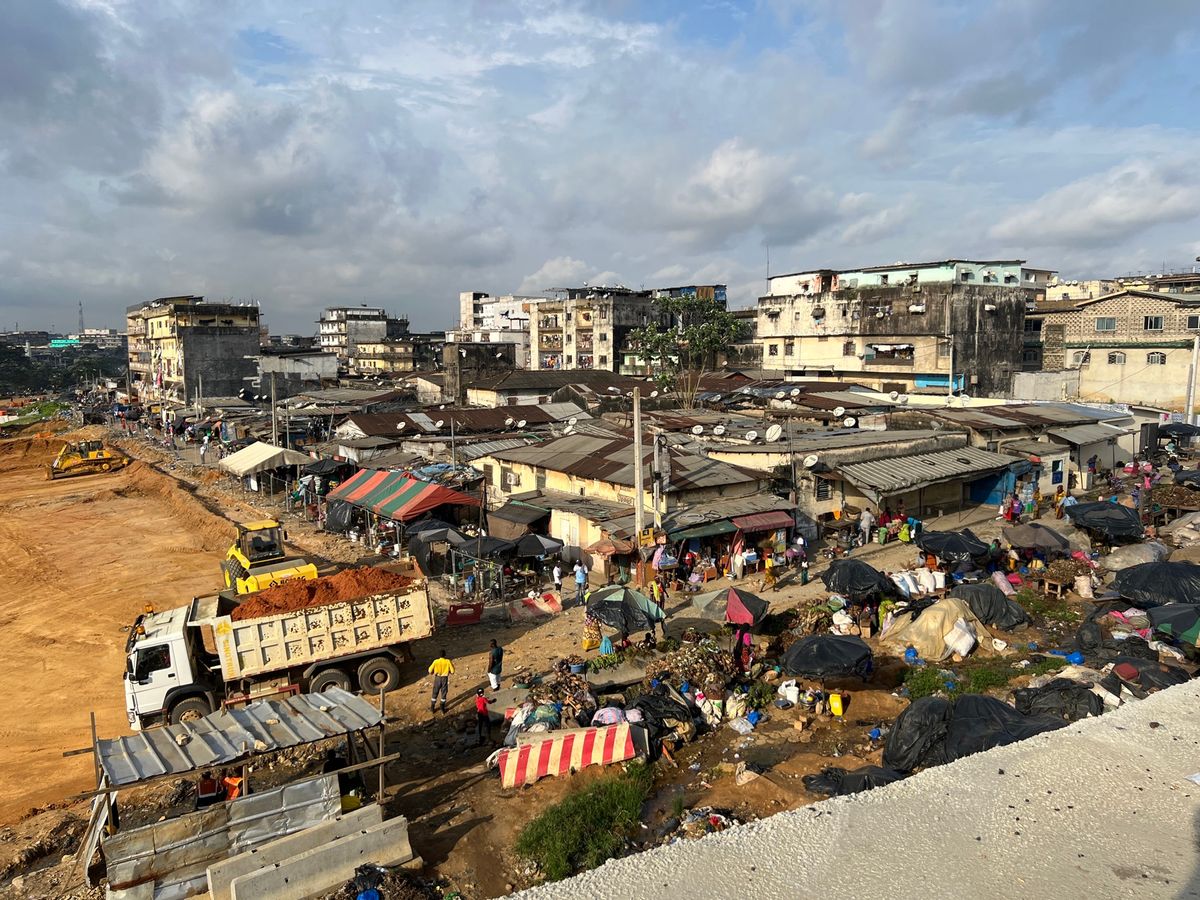 アビジャンの景色が良い橋から