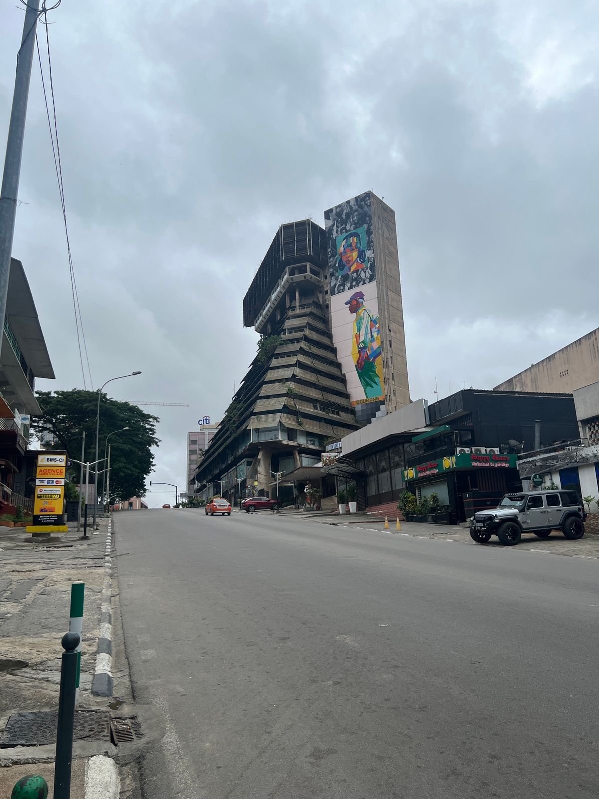 アビジャンの霞ヶ関のような場所