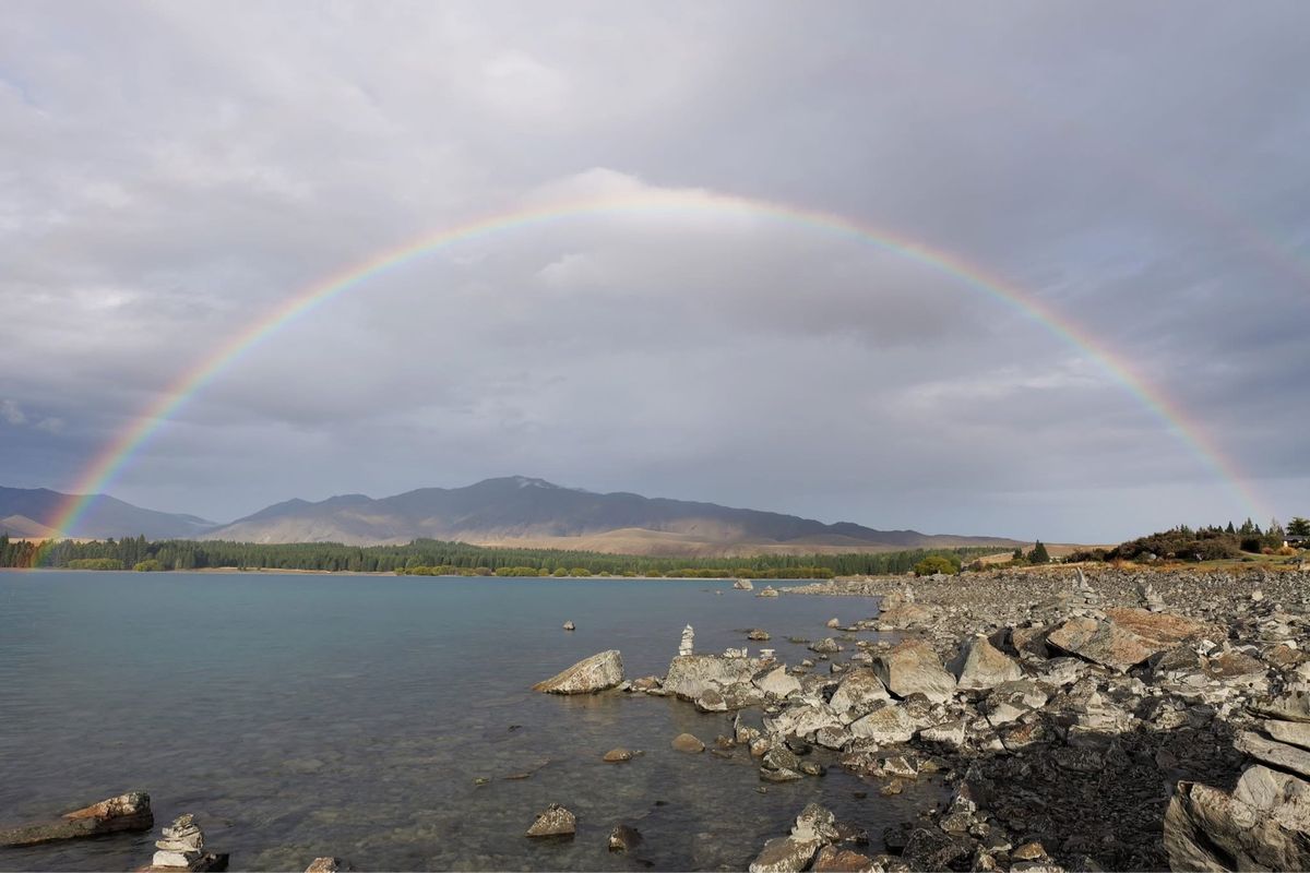 テカポ湖の虹