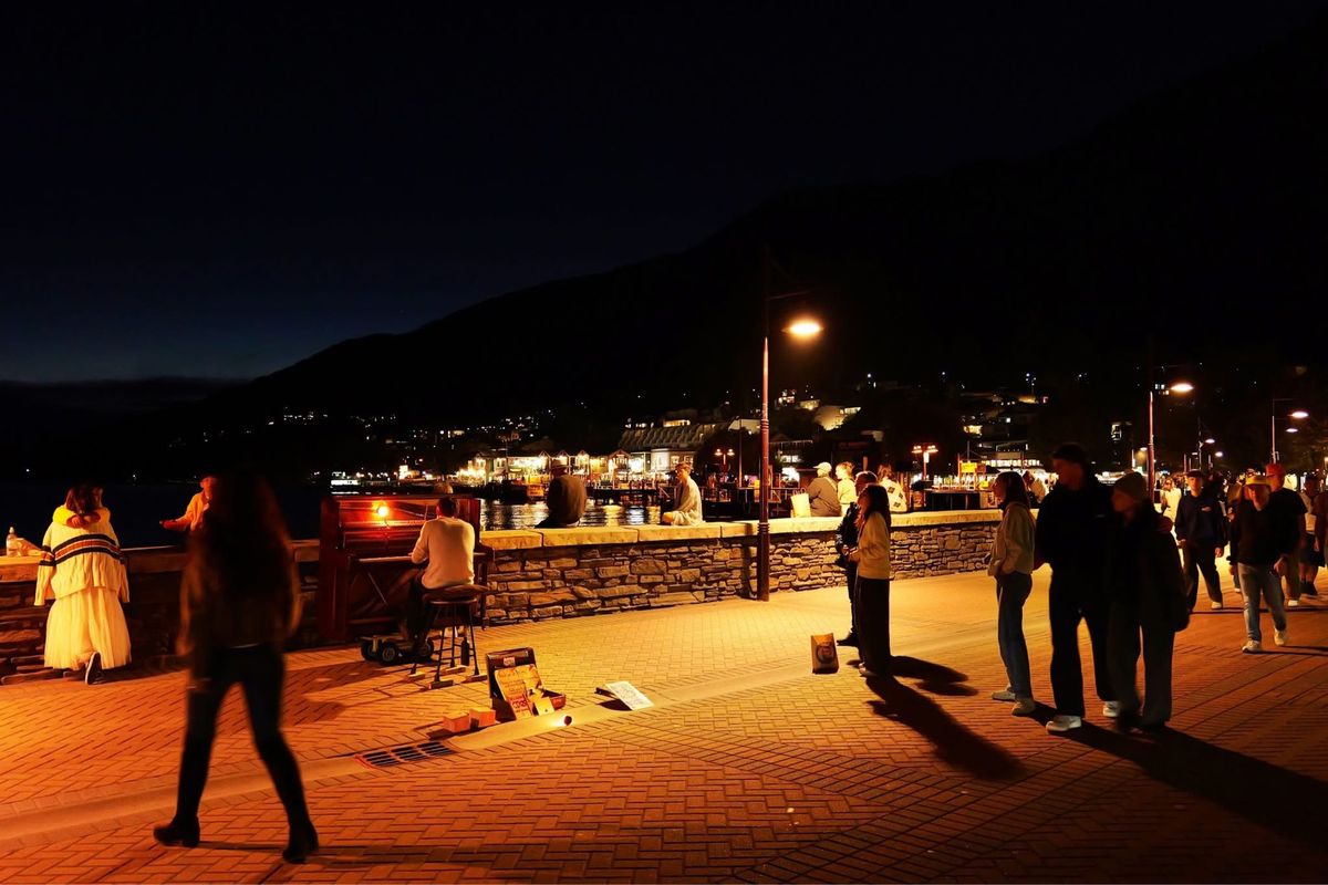 夜のクイーンズタウン