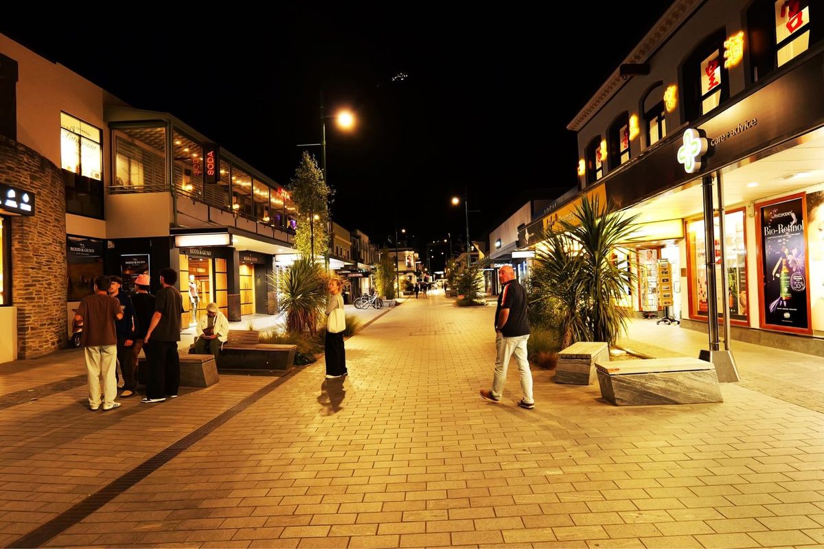 夜のクイーンズタウン