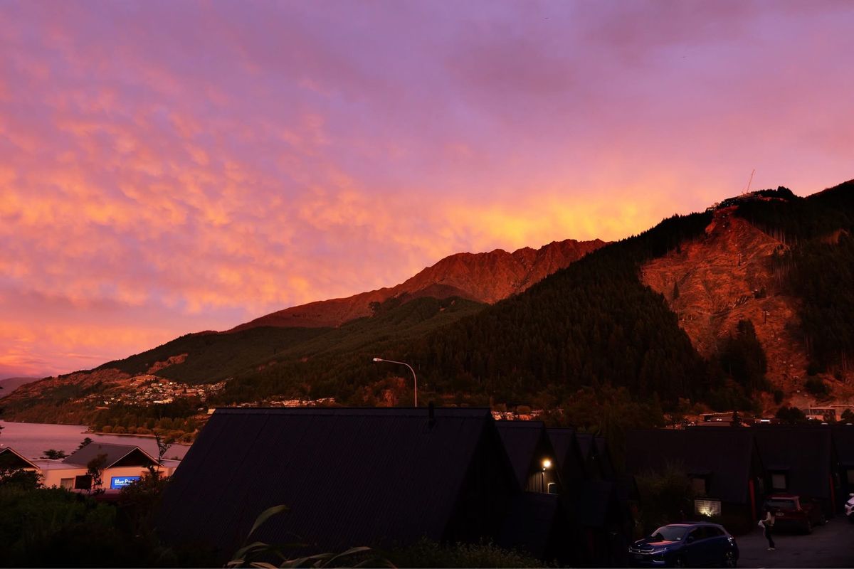 夜のクイーンズタウン