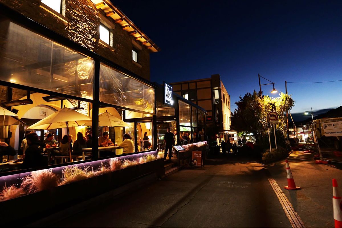 夜のクイーンズタウン