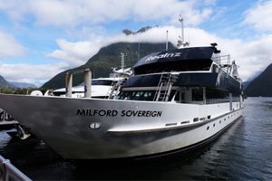 ミルフォードサウンドのクルージングは当日購入をお勧めします。事前予約は運転...