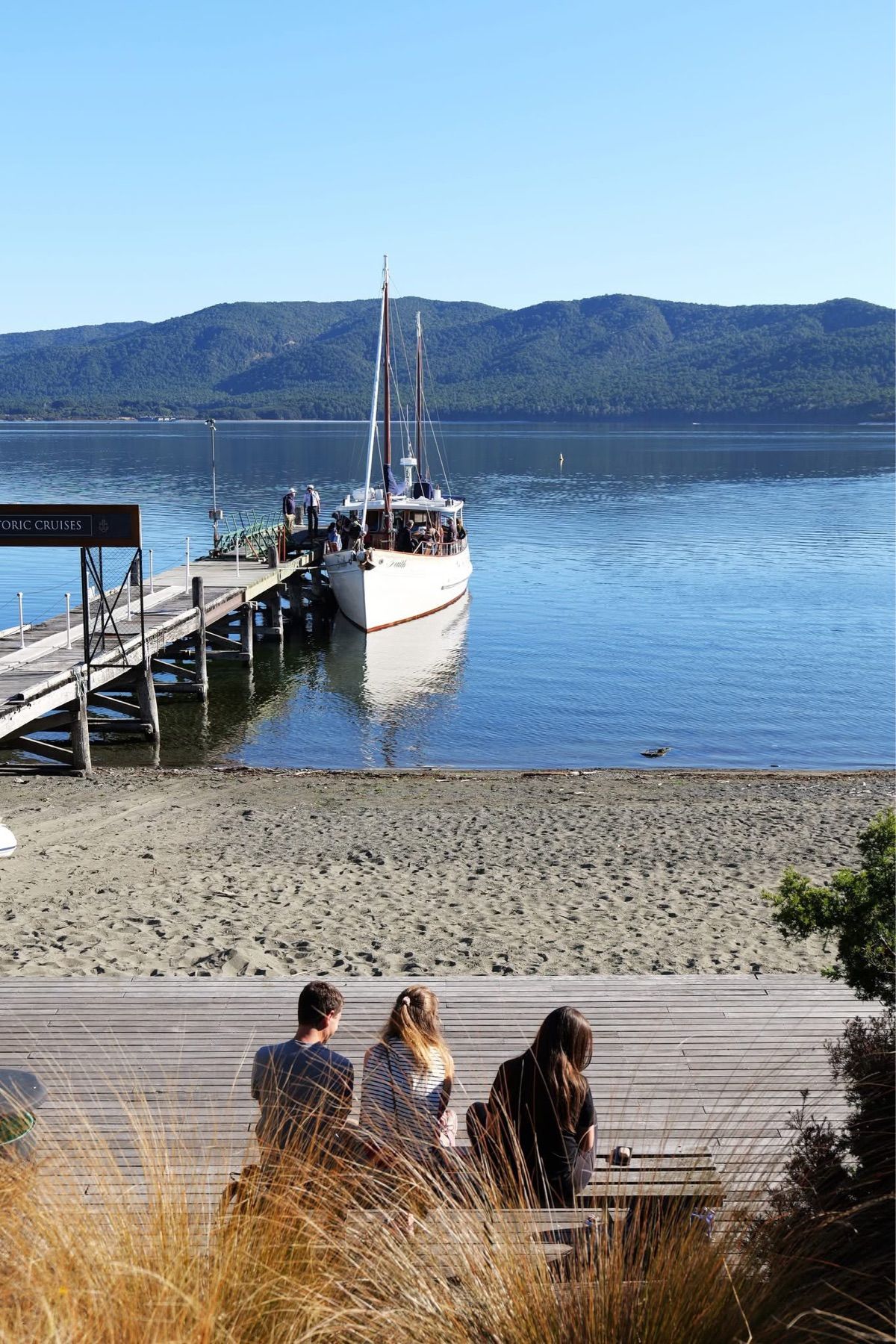 ミルフォードサウンド の玄関口
ここで一泊して朝イチででるのがお勧め