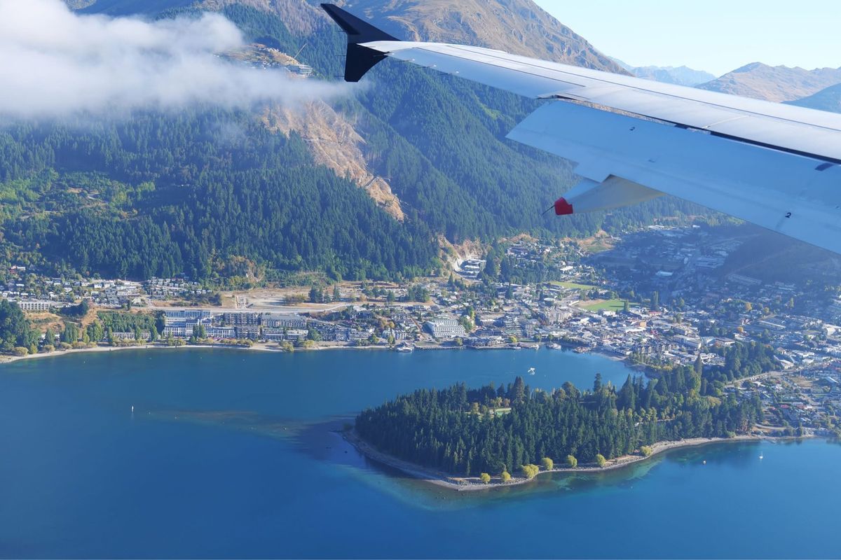 クイーンズタウンを上空から