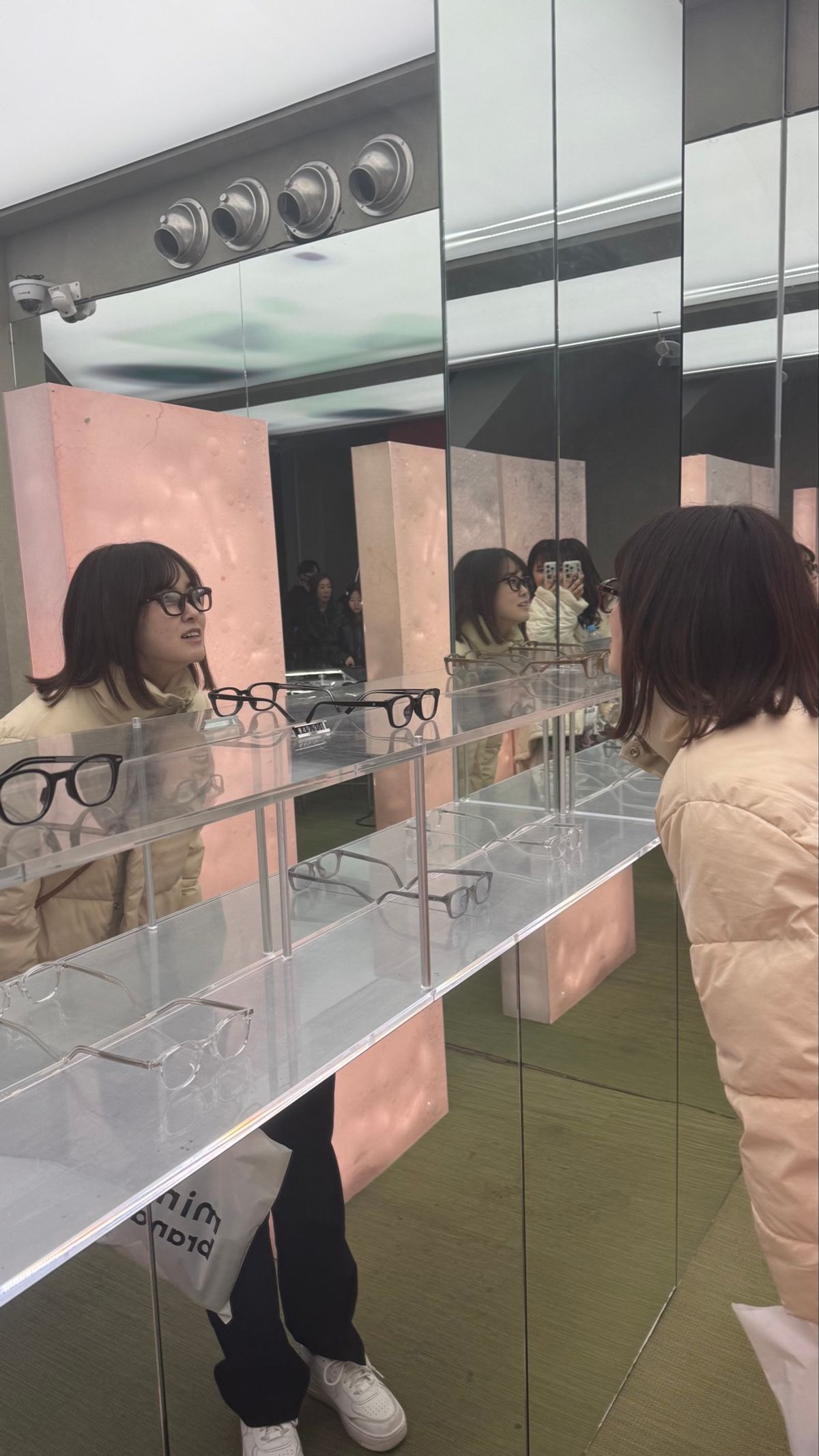 優柔不断だけどサングラスは最後一目惚れして即買い🕶