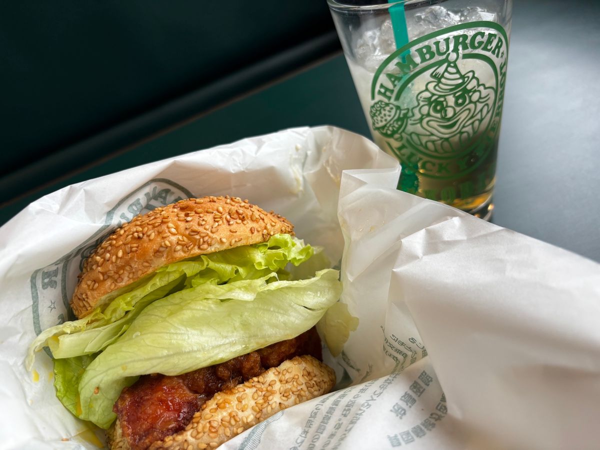 ラッキーピエロで食事したあと路線バスで五稜郭へ。