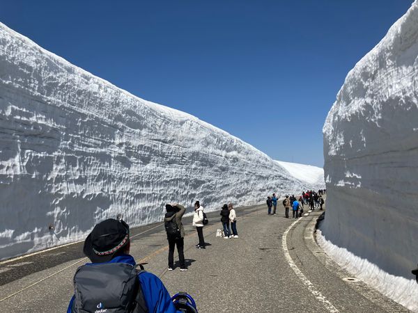 日本・富山県「雪の大谷」の写真