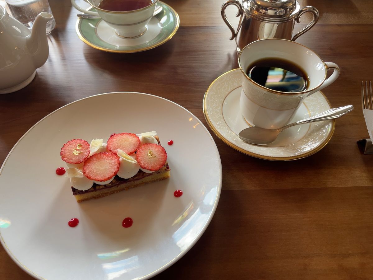 オヤツタイムは円山公園の中にあるデザートカフェ長楽館。建物は昨年末に重要文...