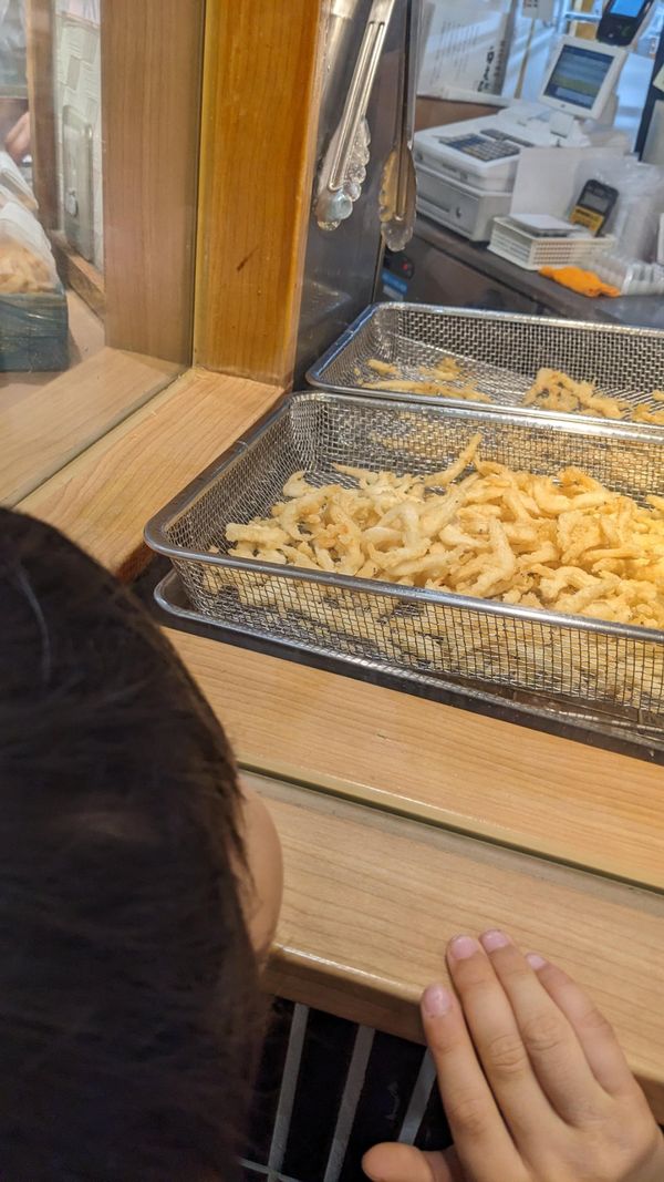 日本・富山県「富山にホタルイカを見に行く旅」の写真：ラーメンはほぼ食べれなかったので、駅前の...