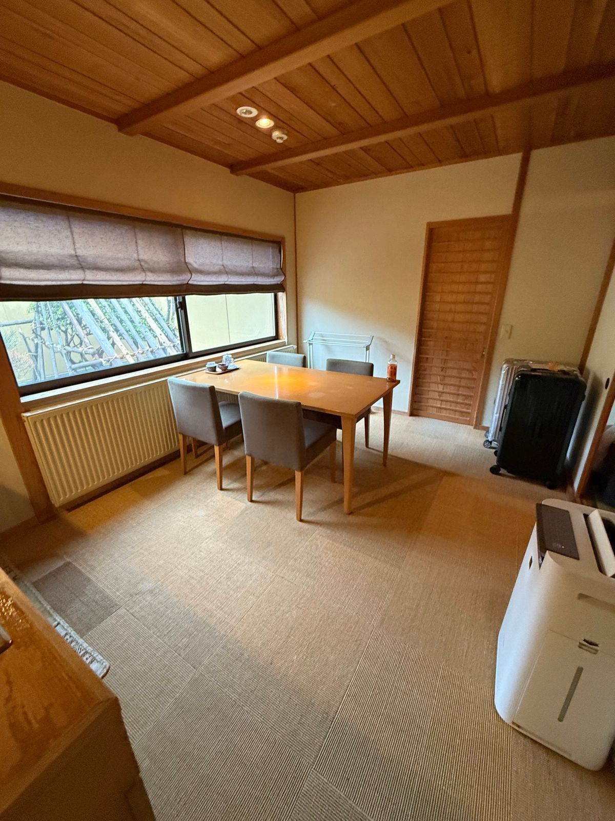 赤湯温泉 鶴の湯 松島館

部屋はダイニングと和室があり、源泉掛け流しの温...