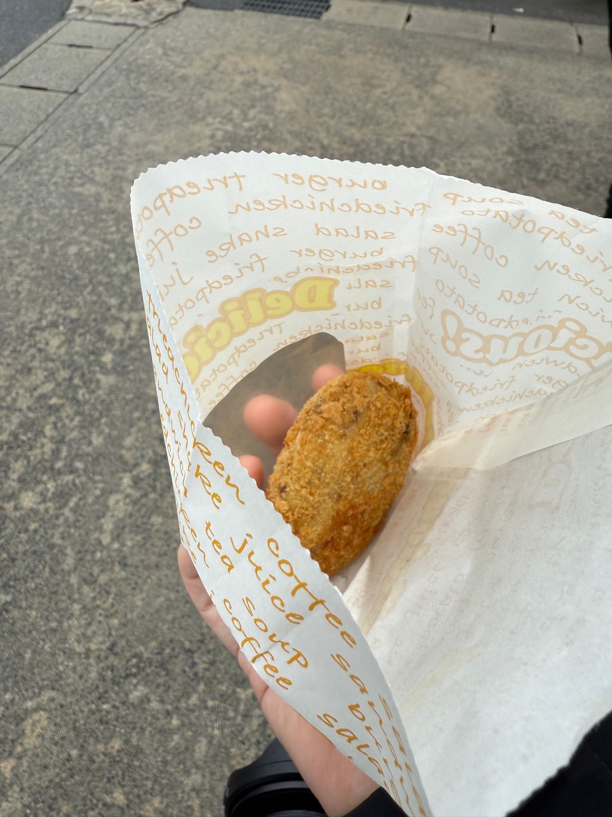 赤湯 星精肉店 

お肉屋さんの米沢牛？コロッケ。美味しかったです。