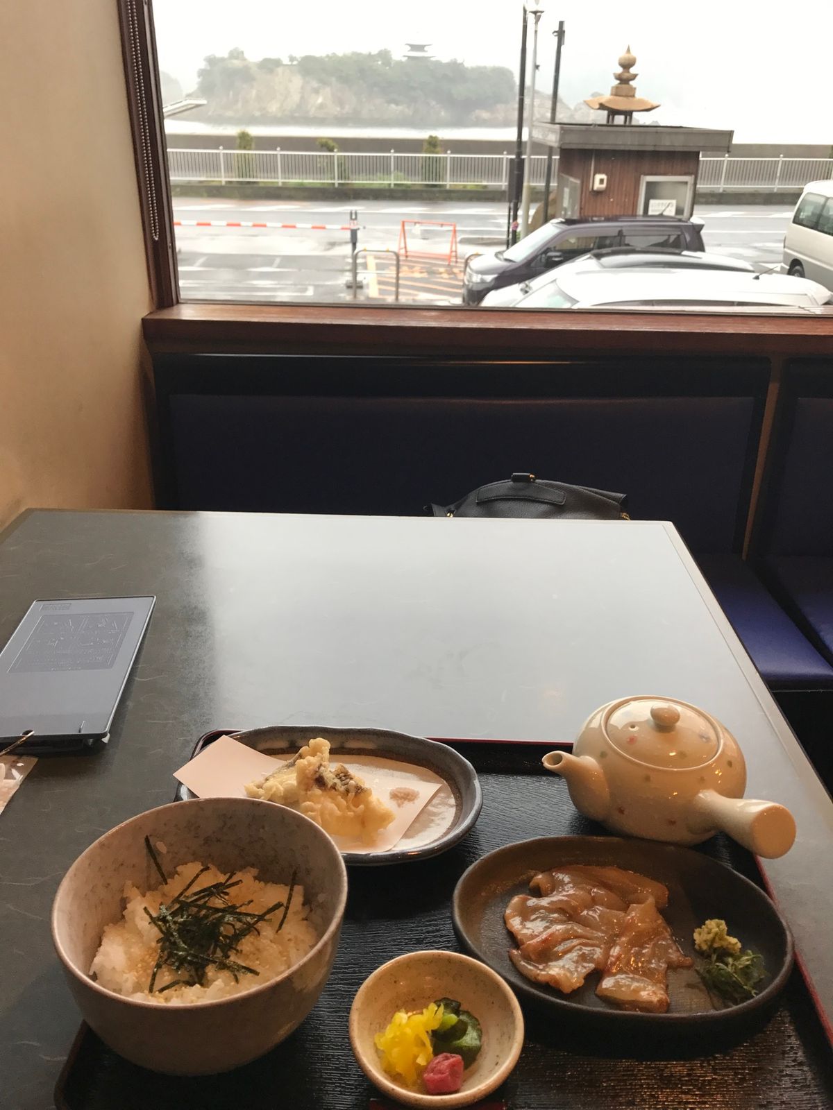 鞆の浦。ポニョの舞台。とっても静かでしっとりして雨で良かったかもしれない。...