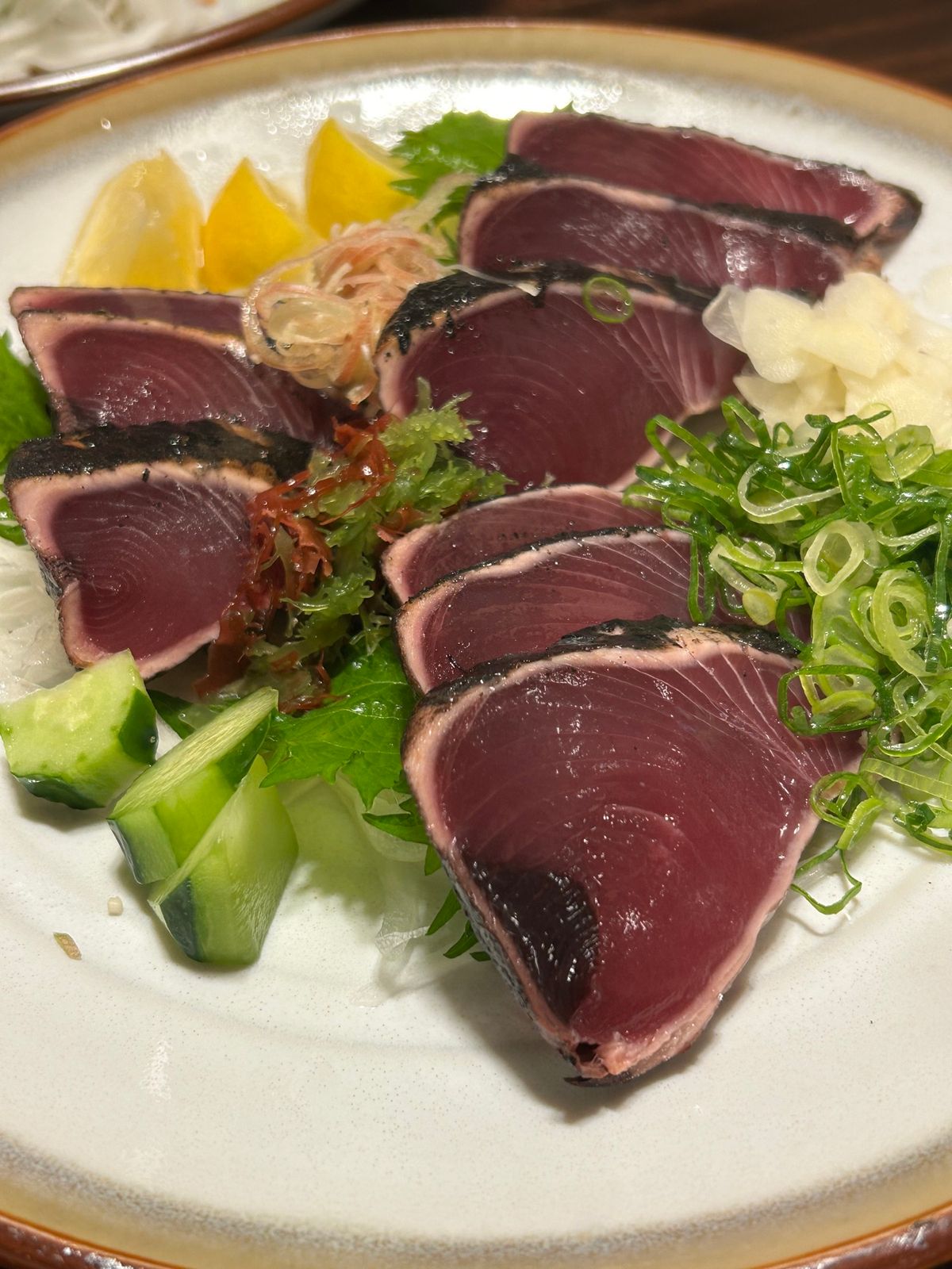 夕食はいちもん屋で鰹づくし‼️
たたきの写真が２枚あるのは、一方が醤油ポン...