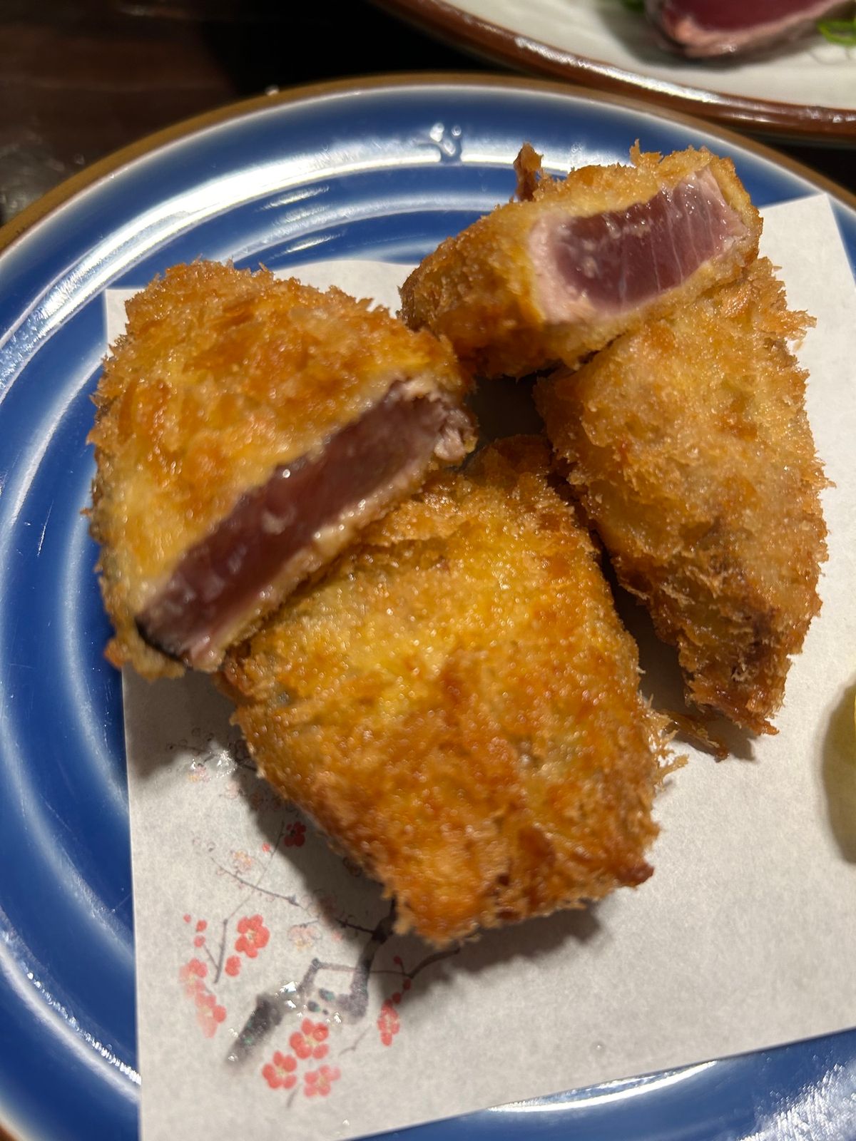 夕食はいちもん屋で鰹づくし‼️
たたきの写真が２枚あるのは、一方が醤油ポン...